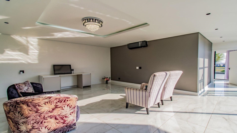 6 Bedroom Property for Sale in The Islands Estates North West